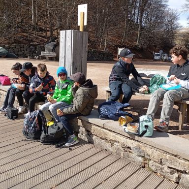 Pique-nique au bord du Lac Pavin