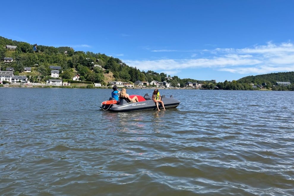 Pédalo au Lac Chambon