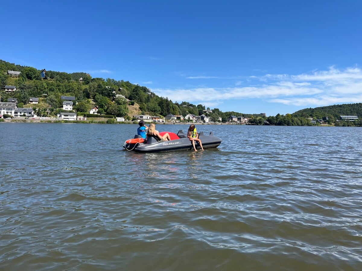 Pédalo au Lac Chambon